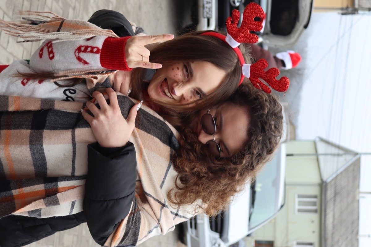 Oameni care aleg sa fie aproape
