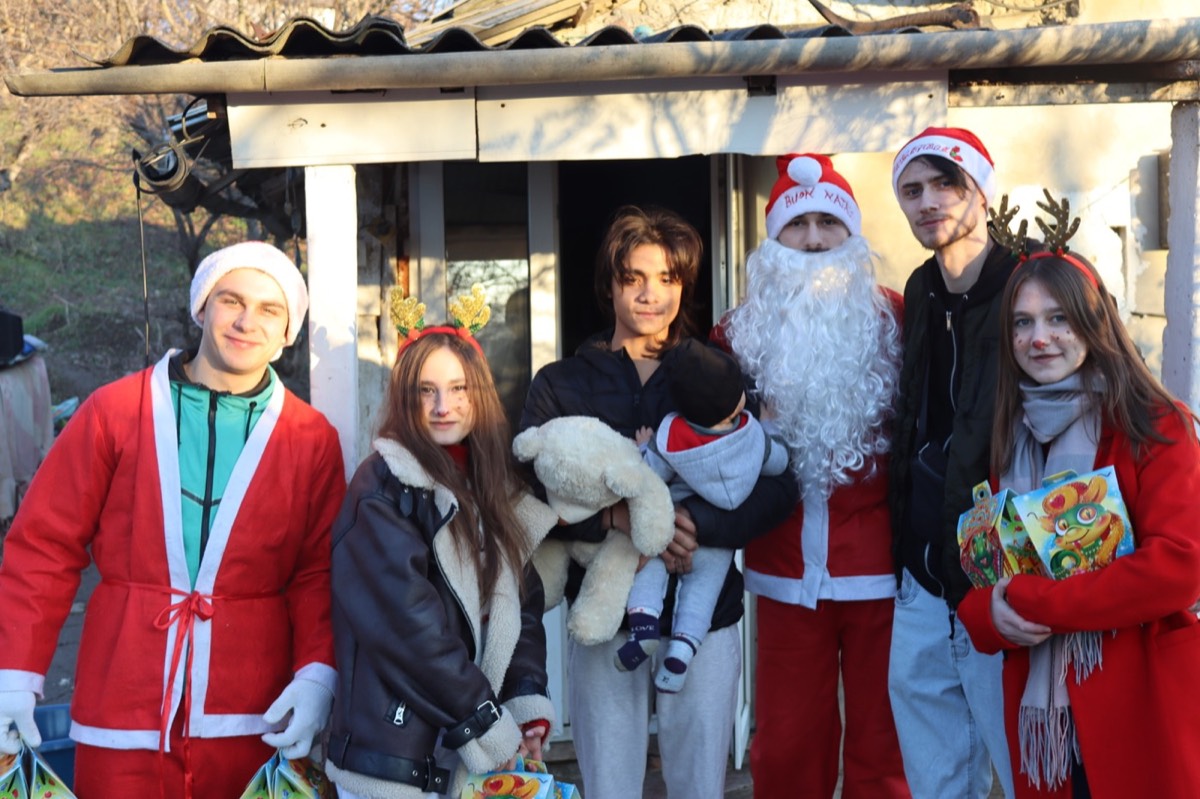 Voluntari care aduc caldura